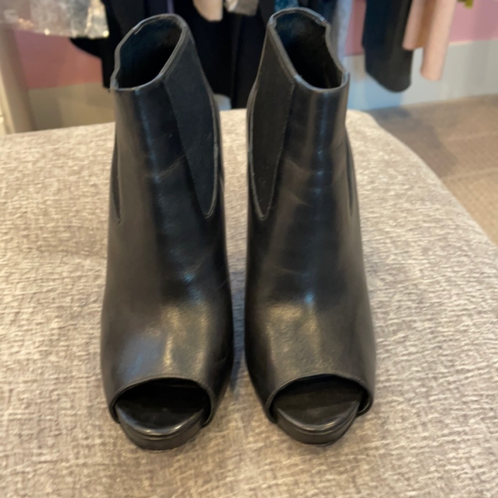 Ash heels